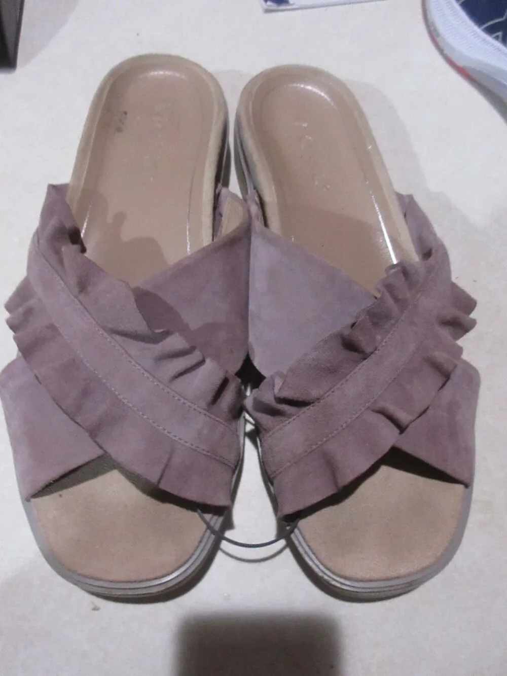 Vionic Women's Ruffle Slide Sandals — Mauve Women’s 8.5  shoes